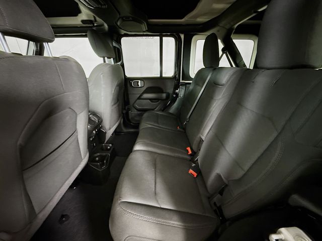 2023 Jeep Wrangler Sahara photo 23