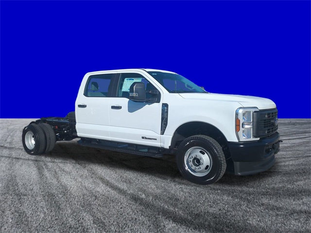 2026 Ford F-350 photo 2