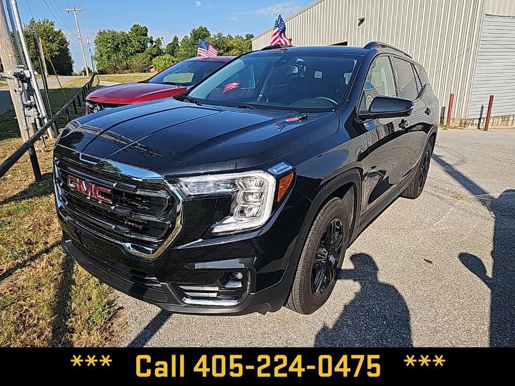 2023 GMC Terrain AT4's photo
