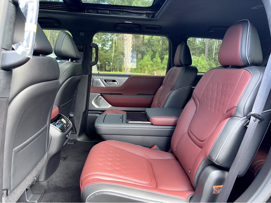 2026 Infiniti QX80 photo 24