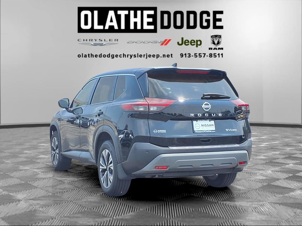 2021 Nissan Rogue SV photo 3