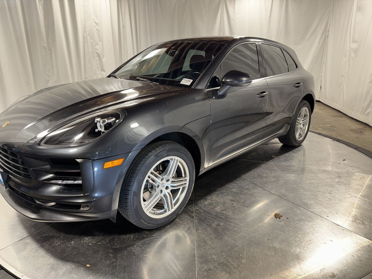 2019 Porsche Macan Base's photo