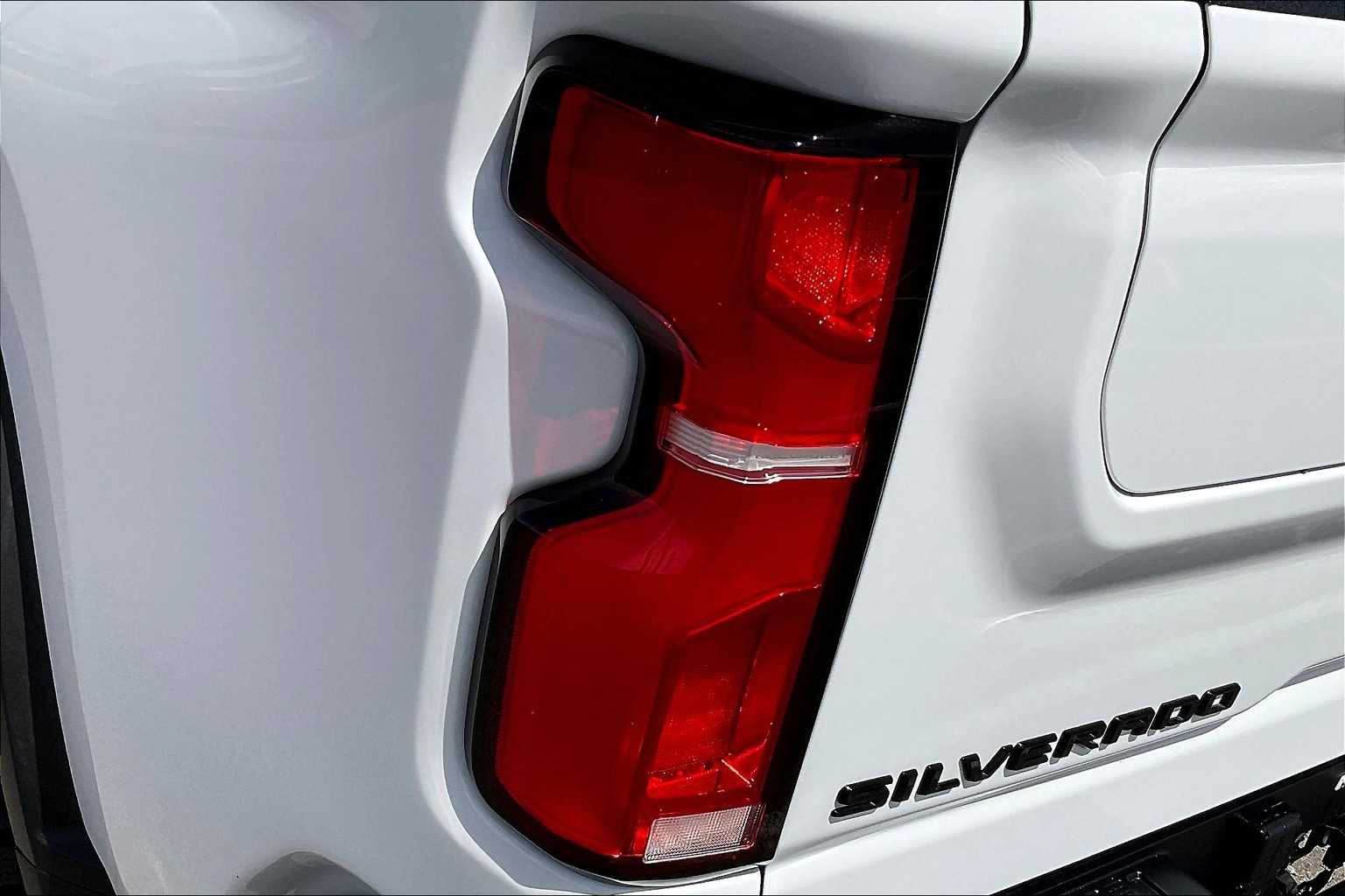 2025 Chevrolet Silverado 2500HD ZR2 photo 28