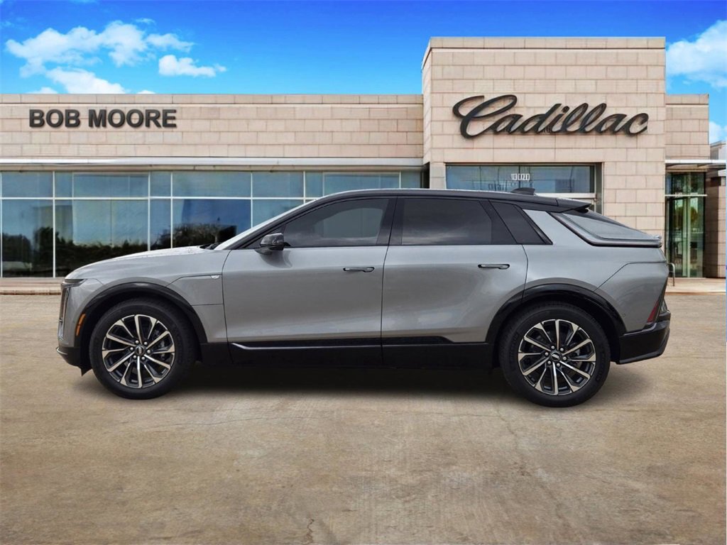 2025 Cadillac Lyriq Sport photo 2