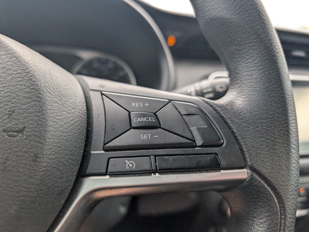 2021 Nissan Kicks S photo 9