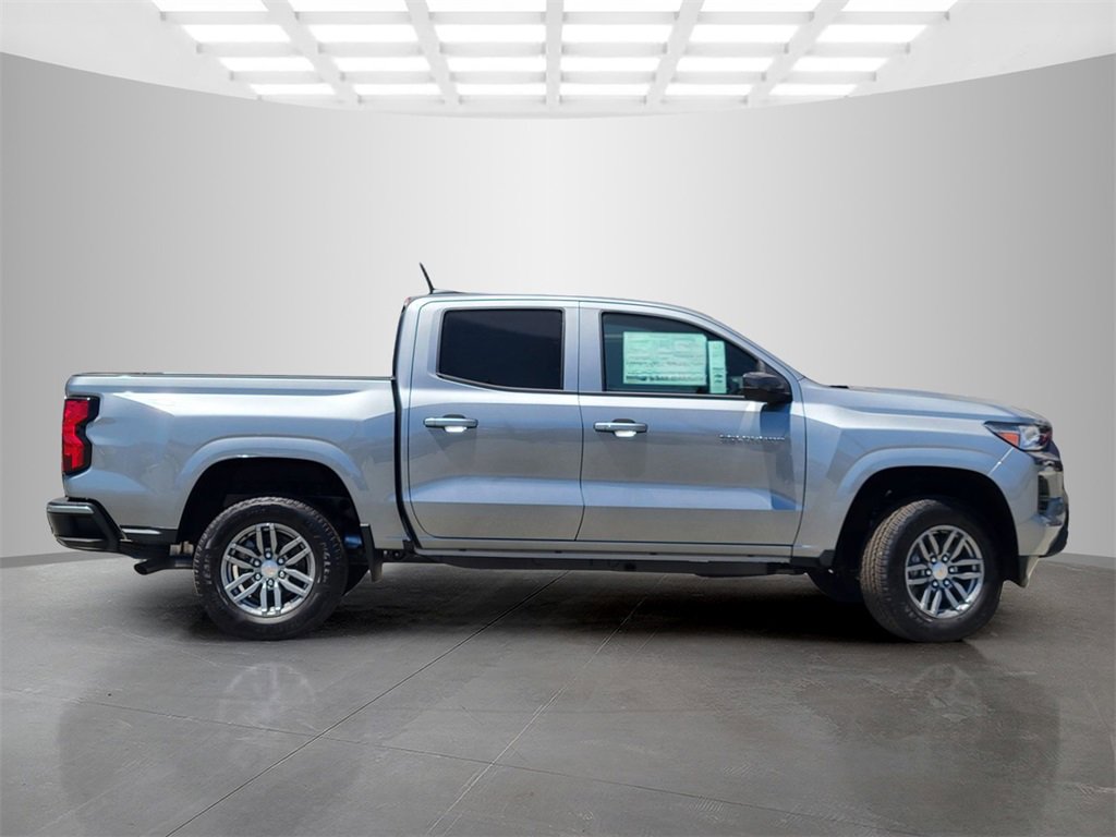 2025 Chevrolet Colorado Work Truck LT photo 3