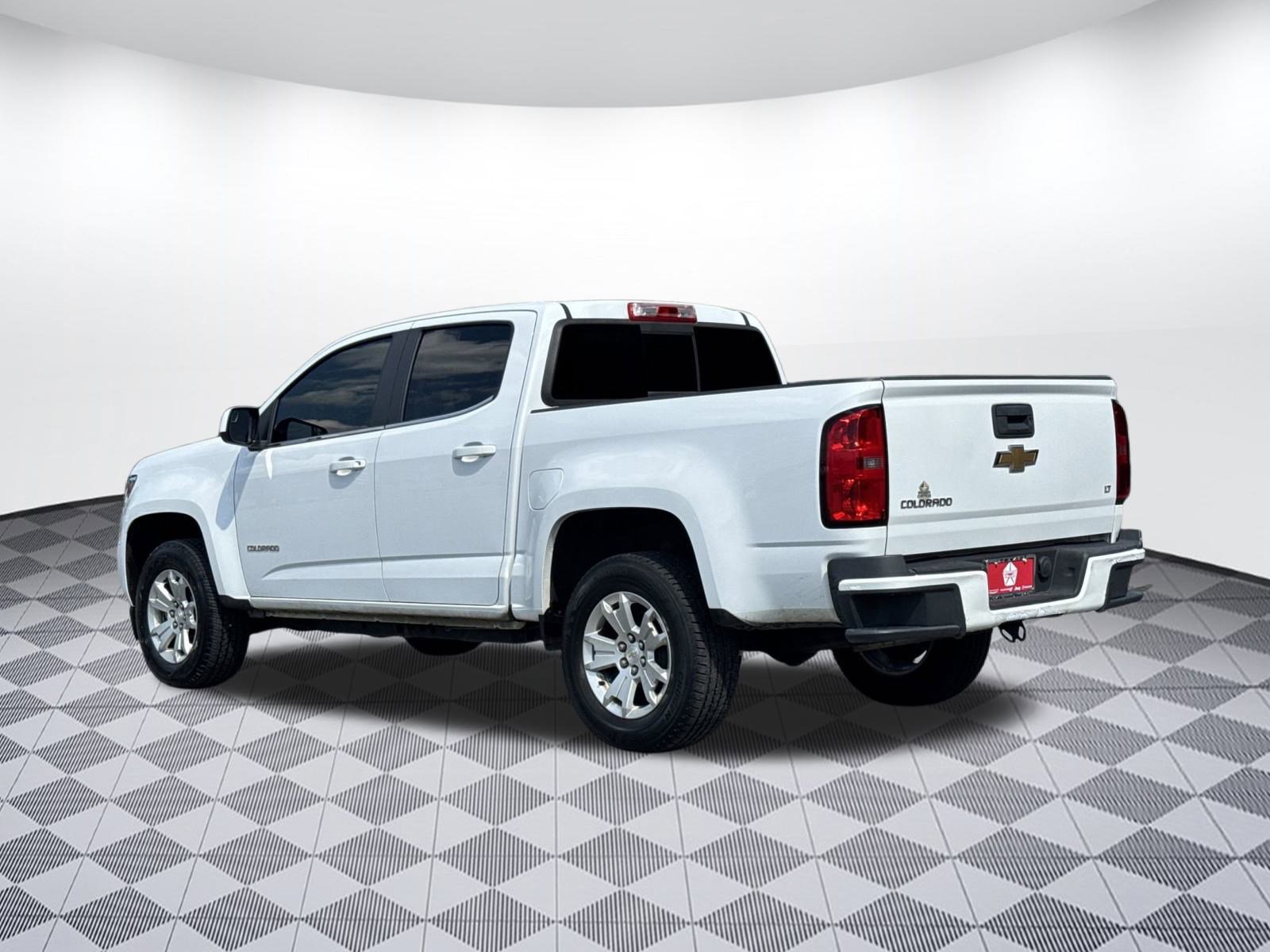 2017 Chevrolet Colorado LT photo 3