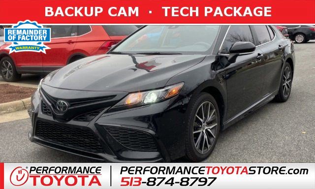 2022 Toyota Camry SE's photo