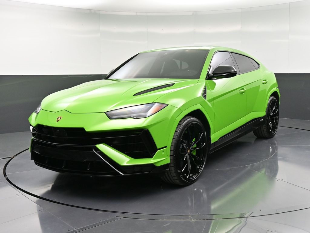 2024 Lamborghini Urus S's photo