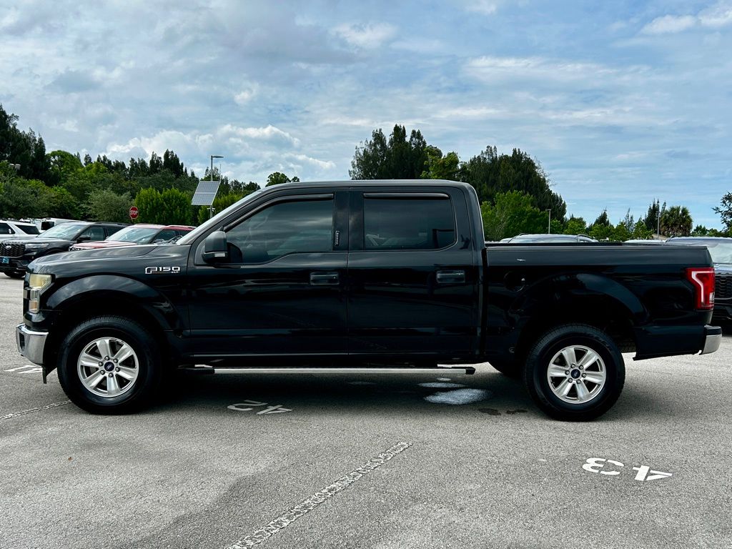 2015 Ford F-150 XLT photo 2