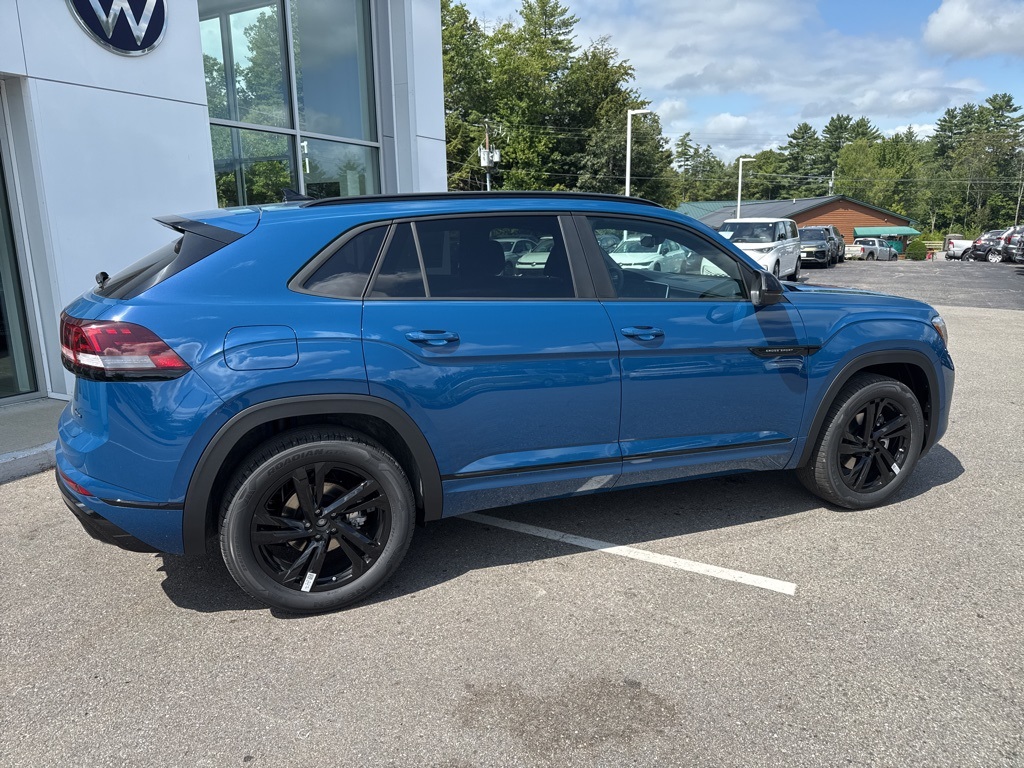 2026 Volkswagen Atlas Cross Sport SEL R-Line photo 12