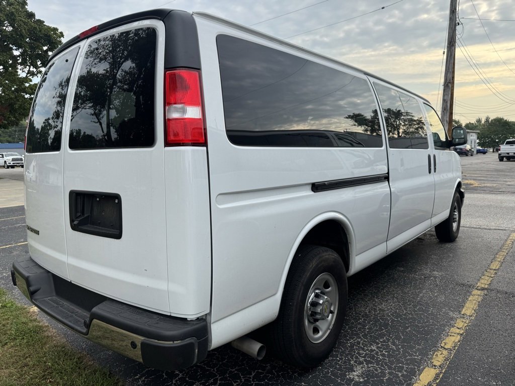 2024 Chevrolet Express Passenger 3500 photo 7