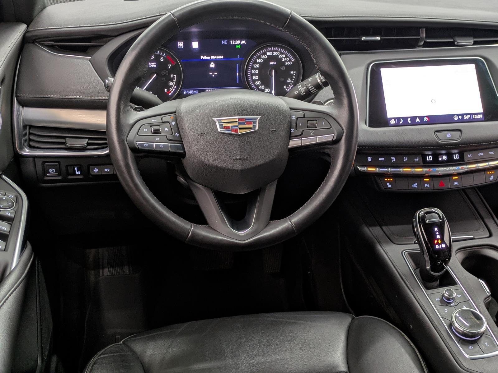 2022 Cadillac XT4 Premium Luxury photo 4