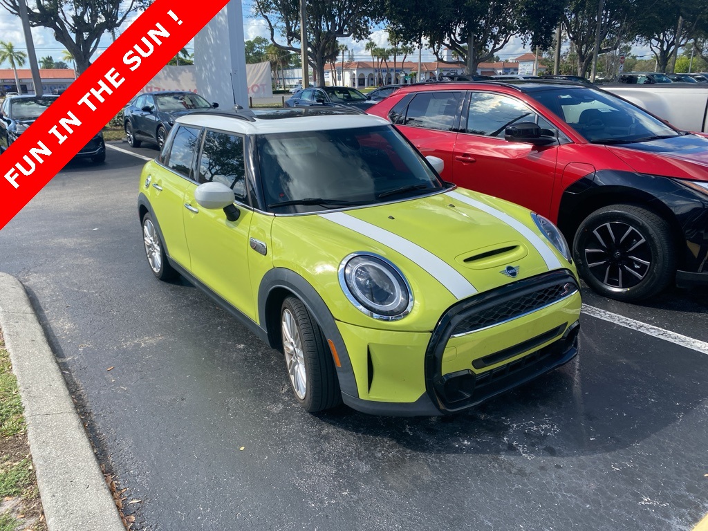 2023 MINI Hardtop 4 Door S's photo