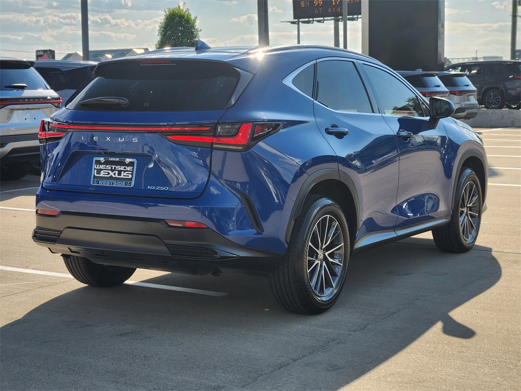 2025 Lexus NX 250 Premium photo 7