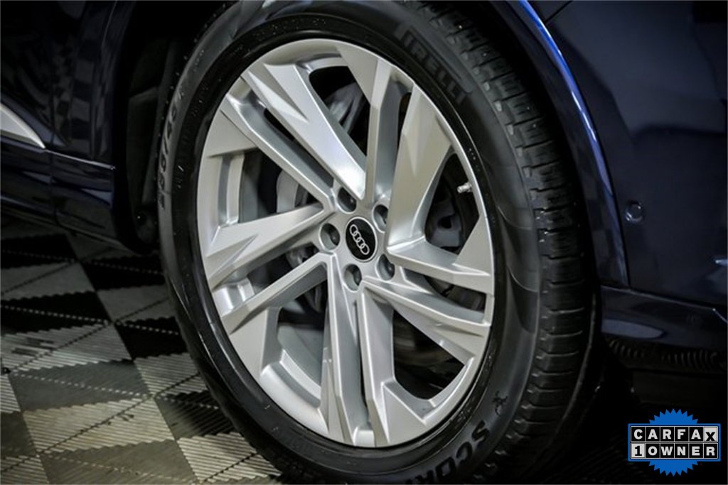 2022 Audi Q7 45 Premium Plus photo 3