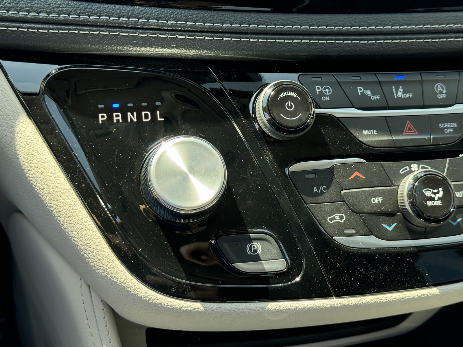 2024 Chrysler Pacifica Limited photo 17