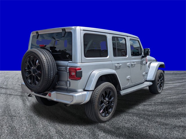 2021 Jeep Wrangler Unlimited Sahara High Altitude photo 3