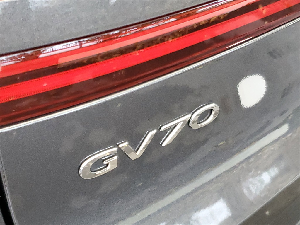 2023 Genesis GV70 3.5T Sport Advanced photo 6