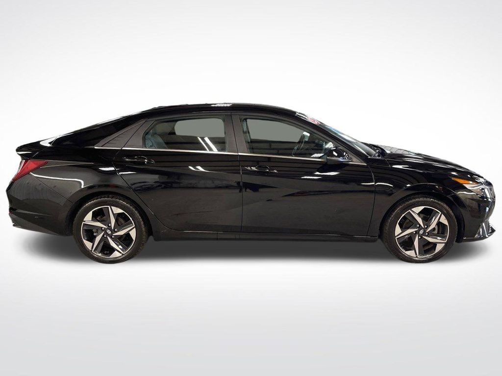 2023 Hyundai Elantra Hybrid Limited photo 4