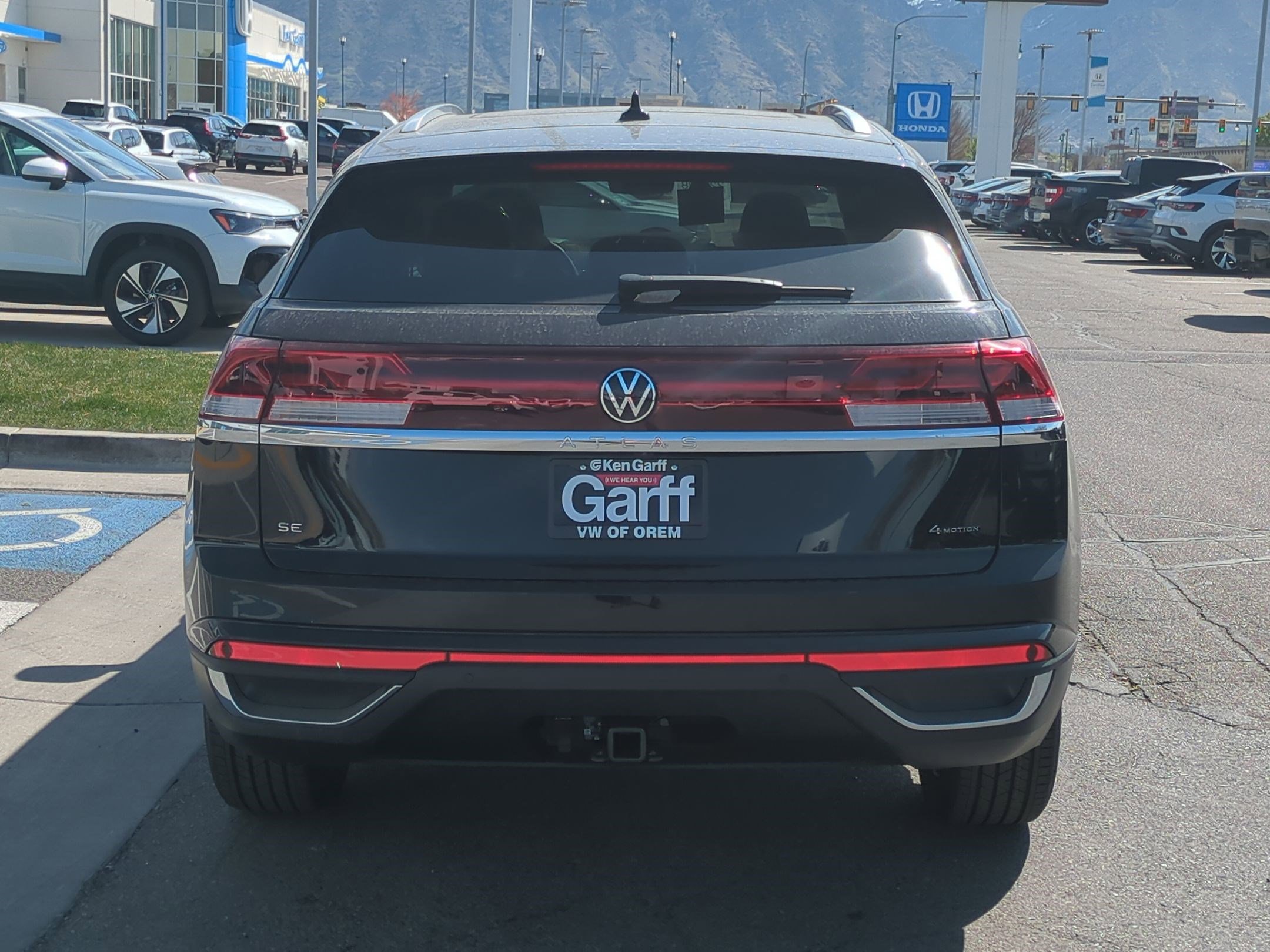 2025 Volkswagen Atlas Cross Sport SE Technology photo 4