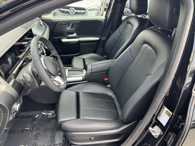 2025 Mercedes Benz GLA 250 4MATIC photo 2