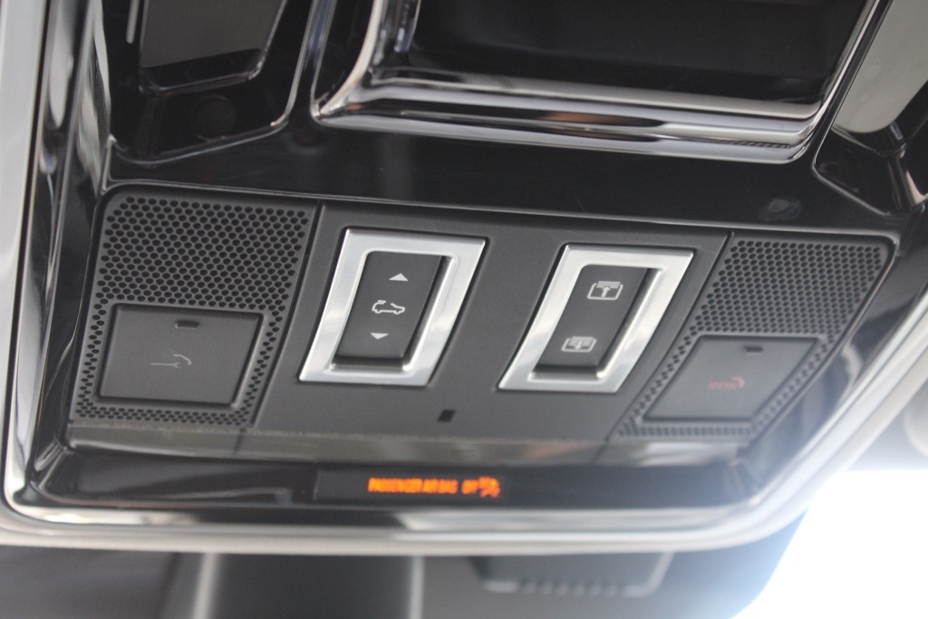 2016 Land Rover Range Rover HSE photo 33