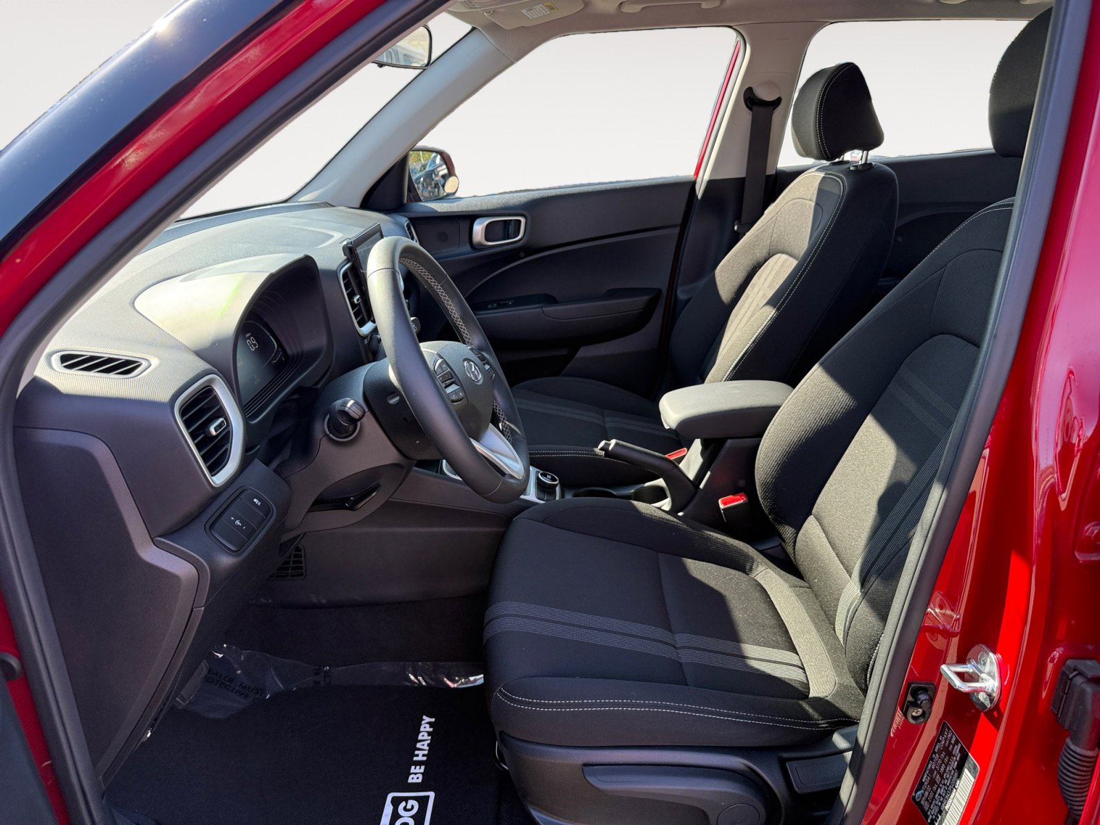 2023 Hyundai Venue SEL photo 10