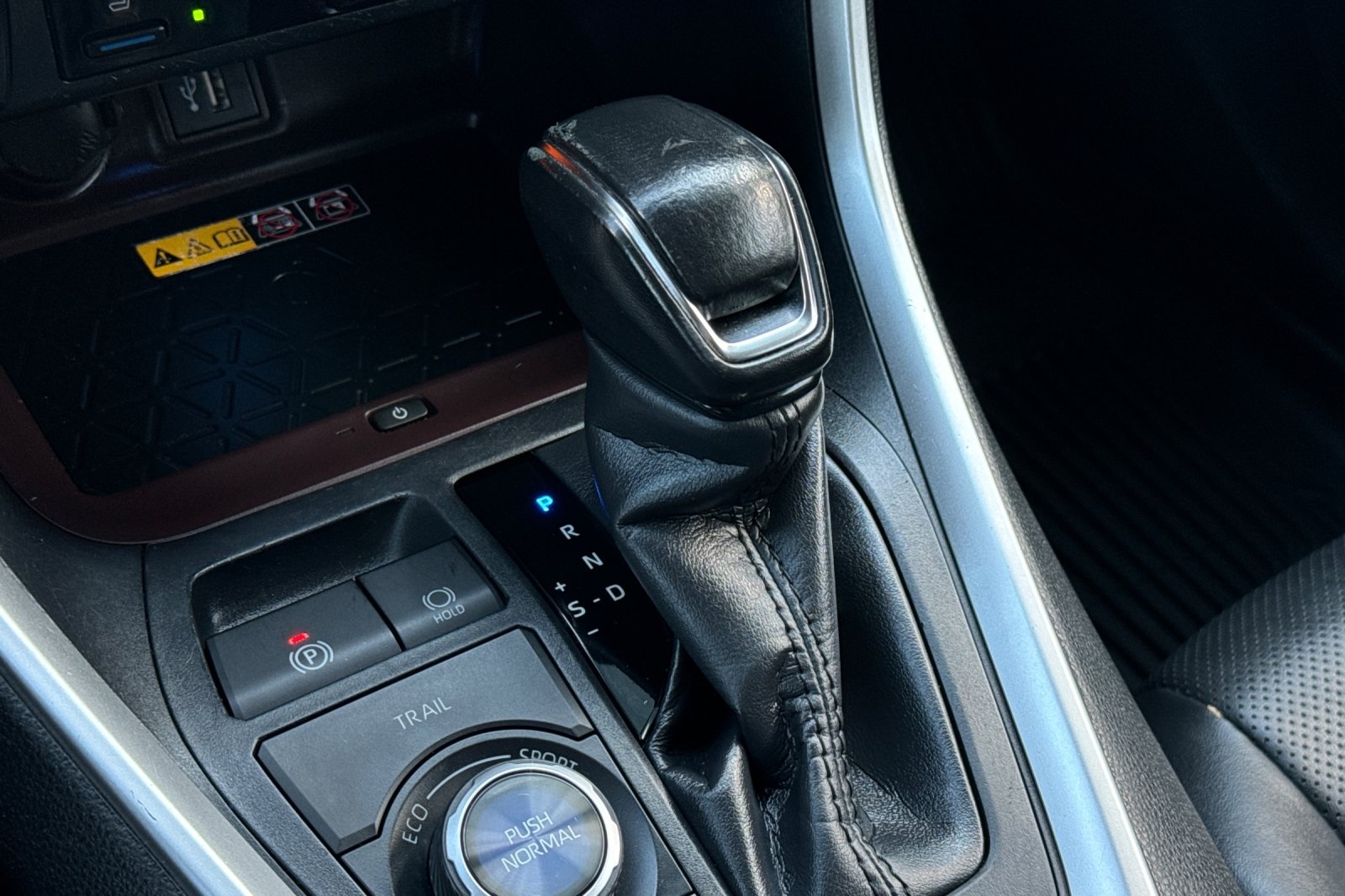 2023 Toyota RAV4 Hybrid Limited photo 17