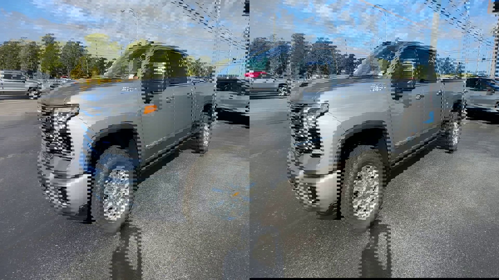 2025 Chevrolet Silverado High Country photo 4