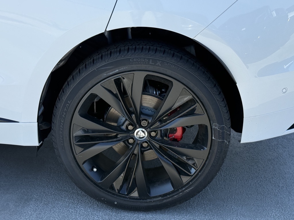 2026 Jaguar F-PACE P400 R-Dynamic S photo 9