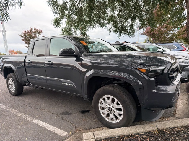 2024 Toyota Tacoma SR5's photo
