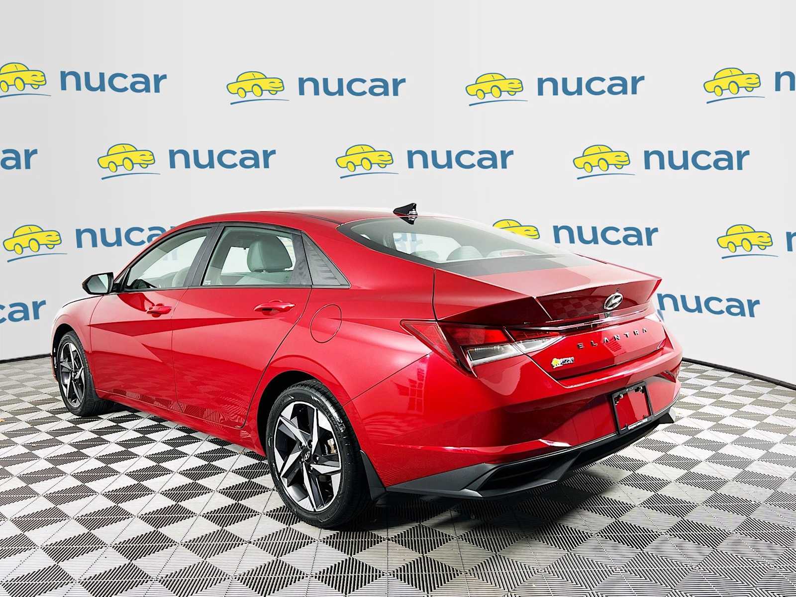 2023 Hyundai Elantra SEL photo 4