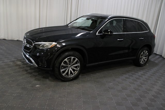 2026 Mercedes Benz GLC 300 4MATIC photo 3