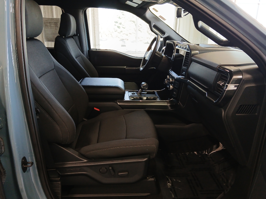2023 Ford F-150 XLT photo 17