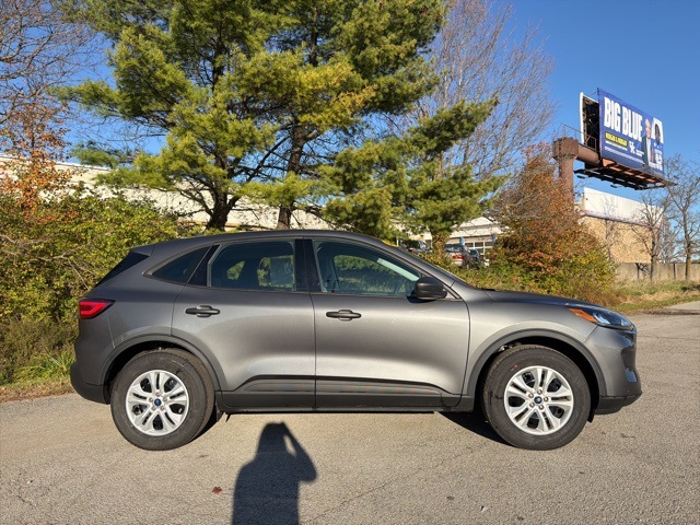 2022 Ford Escape S photo 3