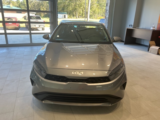 2023 Kia Forte LXS photo 2