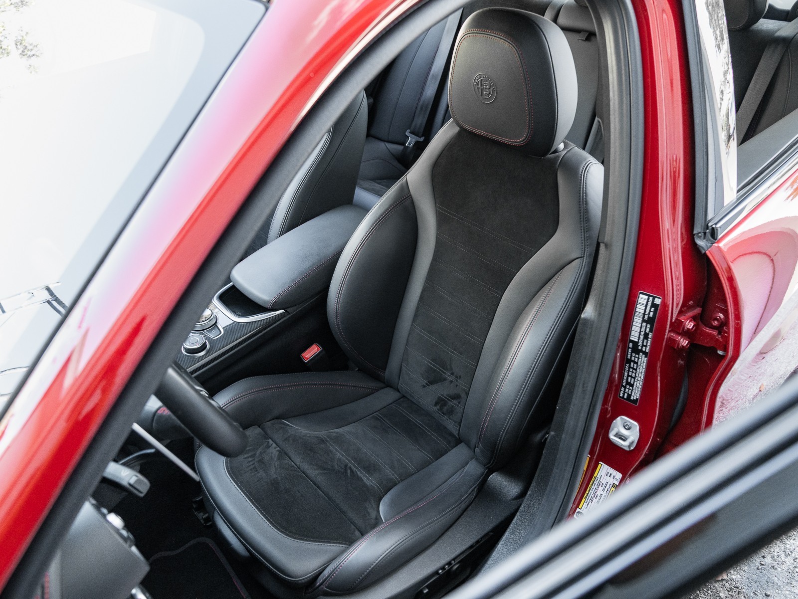 2020 Alfa Romeo Giulia Quadrifoglio photo 4