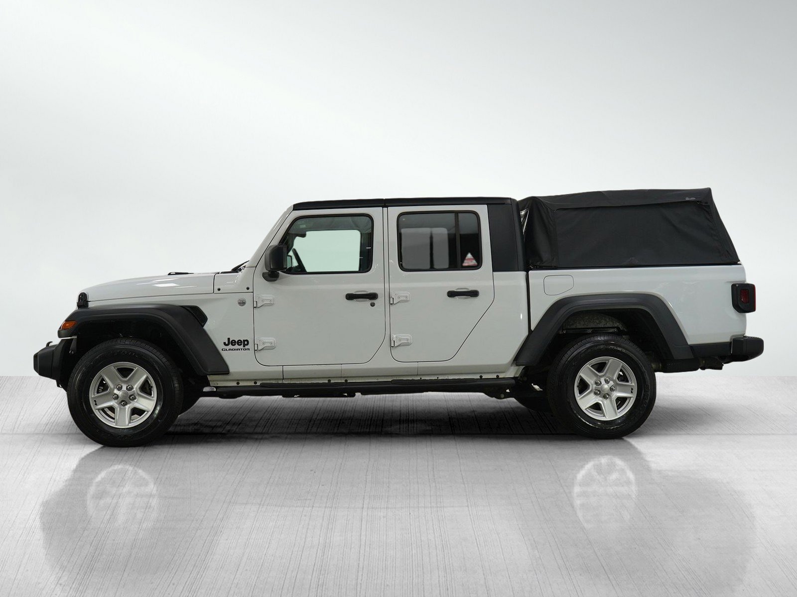 Used 2020 Jeep Gladiator Sport S with VIN 1C6HJTAG1LL124821 for sale in Roseville, Minnesota