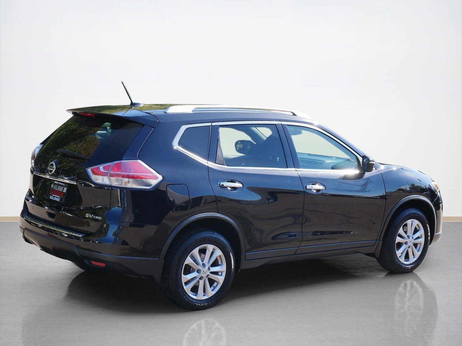 2016 Nissan Rogue SV photo 3