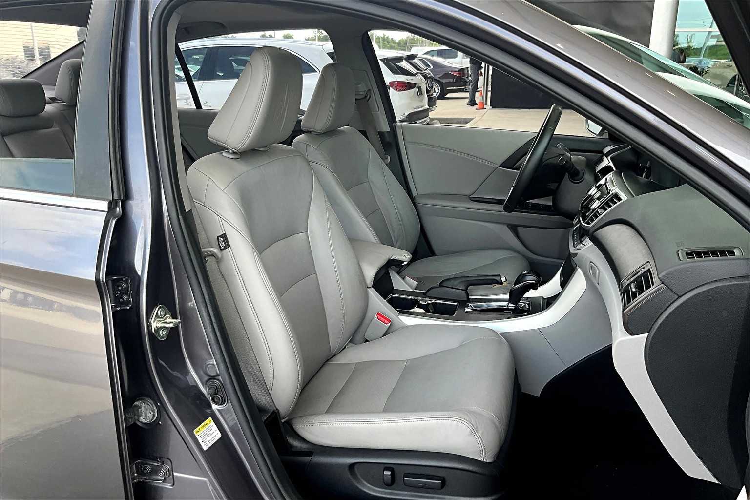 2015 Honda Accord EX-L photo 8