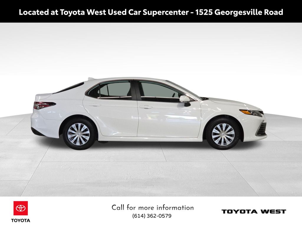 2023 Toyota Camry Hybrid LE photo 4