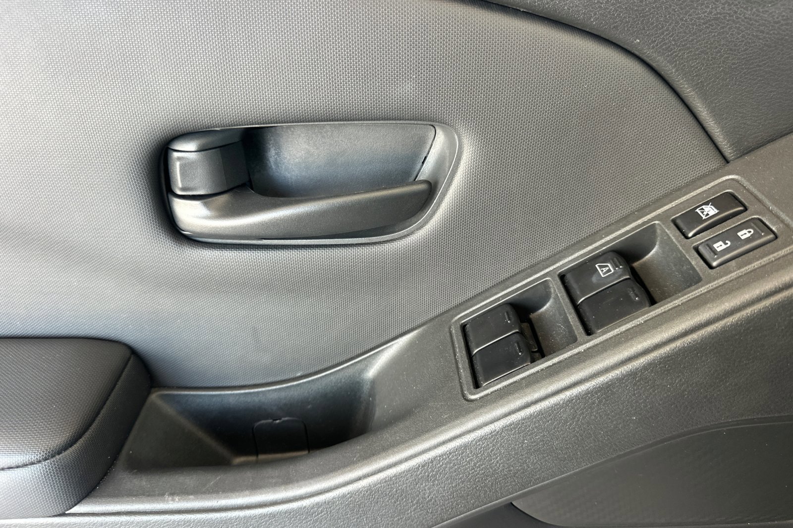 2024 Nissan Frontier S photo 11