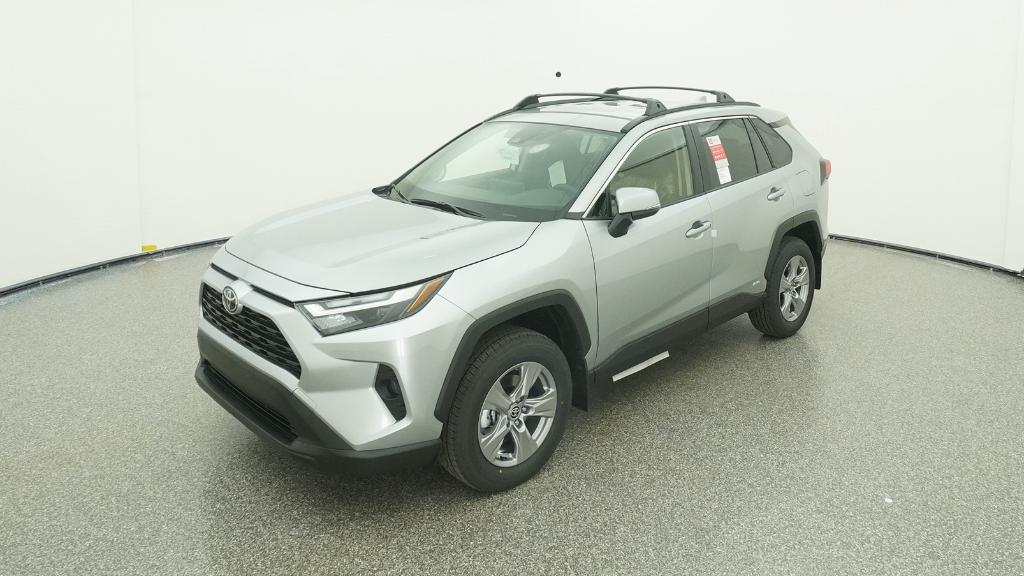 2025 Toyota RAV4 XLE's photo