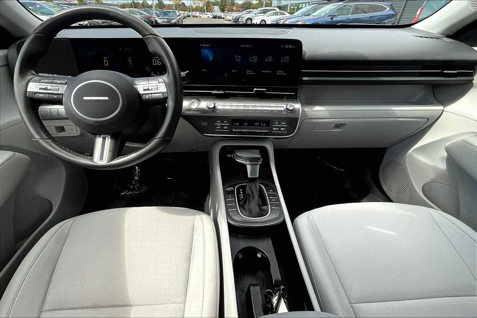 2025 Hyundai Kona SEL photo 13