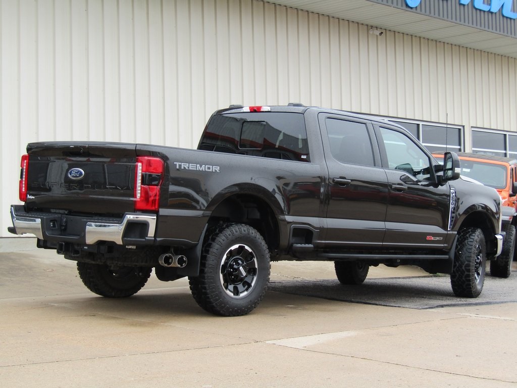 2025 Ford F-250 Lariat photo 2
