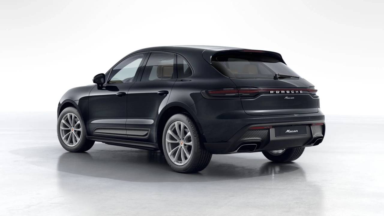 2026 Porsche Macan T photo 2