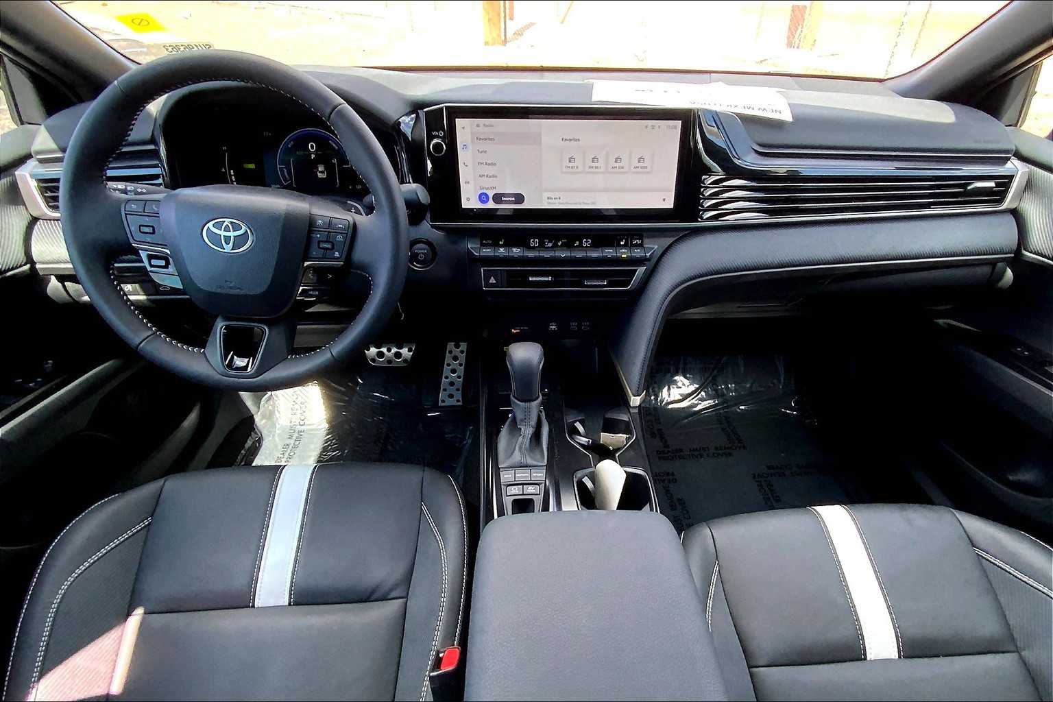 2025 Toyota Camry SE photo 12