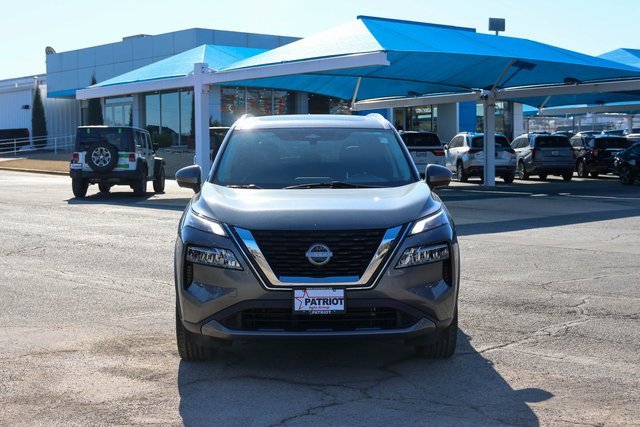 Used 2023 Gray Nissan SL image 3