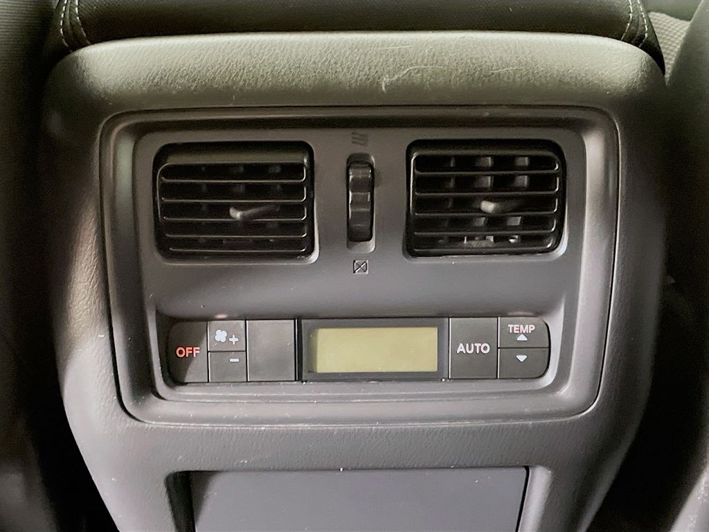 2017 Nissan Pathfinder SV photo 22